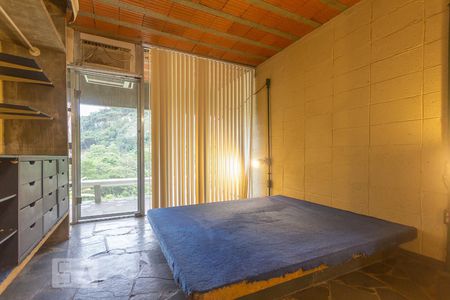 Casa de condomínio à venda com 400m², 4 quartos e 2 vagas Casa de condomínio à venda com 400m², 4 quartos e 2 vagasSuíte 3