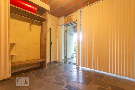 Casa de condomínio à venda com 400m², 4 quartos e 2 vagas Casa de condomínio à venda com 400m², 4 quartos e 2 vagasQuarto