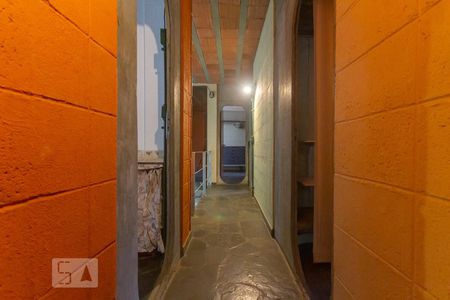 Casa de condomínio à venda com 400m², 4 quartos e 2 vagas Casa de condomínio à venda com 400m², 4 quartos e 2 vagasCorredor