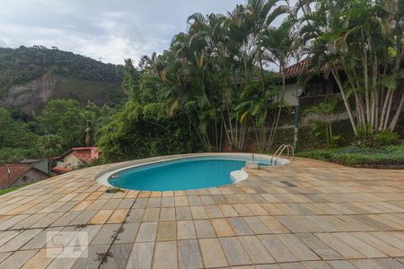 Casa de condomínio à venda com 400m², 4 quartos e 2 vagas Casa de condomínio à venda com 400m², 4 quartos e 2 vagasPiscina