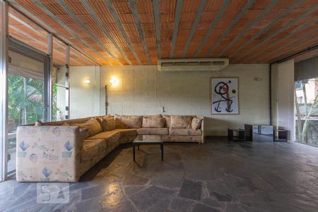 Sala de casa de condomínio à venda com 4 quartos, 400m² em Itanhangá, Rio de Janeiro