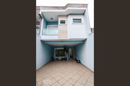 Casa à venda com 186m², 3 quartos e 4 vagas Casa à venda com 186m², 3 quartos e 4 vagasFachada