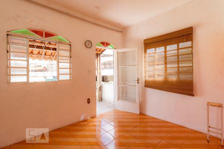 Quarto 1 de casa para alugar com 3 quartos, 100m² em Fernão Dias, Belo Horizonte