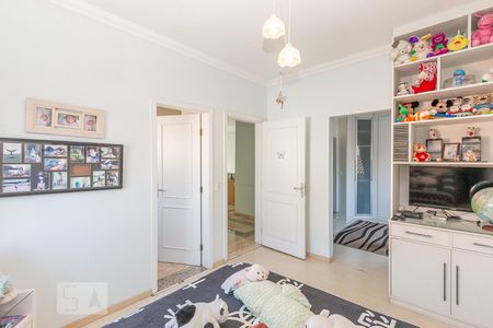 Casa de condomínio à venda com 355m², 4 quartos e 3 vagas Casa de condomínio à venda com 355m², 4 quartos e 3 vagasSuite 3