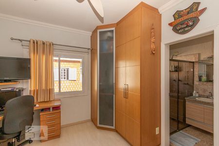 Casa de condomínio à venda com 355m², 4 quartos e 3 vagas Casa de condomínio à venda com 355m², 4 quartos e 3 vagasSuite 2