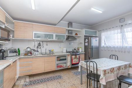 Casa de condomínio à venda com 355m², 4 quartos e 3 vagas Casa de condomínio à venda com 355m², 4 quartos e 3 vagasCozinha