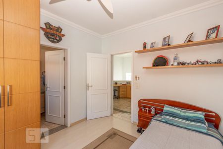 Casa de condomínio à venda com 355m², 4 quartos e 3 vagas Casa de condomínio à venda com 355m², 4 quartos e 3 vagasSuite 2