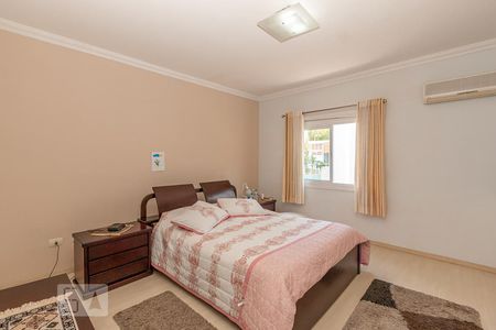 Casa de condomínio à venda com 355m², 4 quartos e 3 vagas Casa de condomínio à venda com 355m², 4 quartos e 3 vagasSuite 1