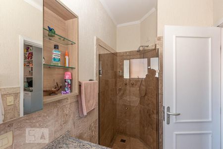 Casa de condomínio à venda com 355m², 4 quartos e 3 vagas Casa de condomínio à venda com 355m², 4 quartos e 3 vagasBanheiro da Suite 3