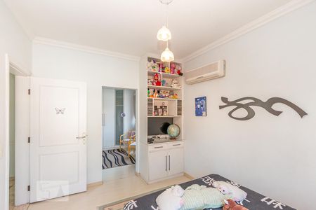 Casa de condomínio à venda com 355m², 4 quartos e 3 vagas Casa de condomínio à venda com 355m², 4 quartos e 3 vagasSuite 3