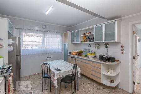 Casa de condomínio à venda com 355m², 4 quartos e 3 vagas Casa de condomínio à venda com 355m², 4 quartos e 3 vagasCozinha