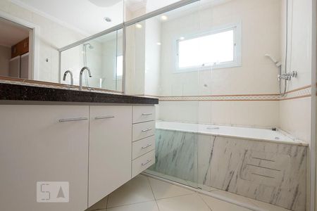 Apartamento para alugar com 200m², 3 quartos e 2 vagasSuíte - Banheiro