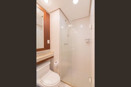 Banheiro de kitnet/studio para alugar com 1 quarto, 28m² em Indianópolis, São Paulo