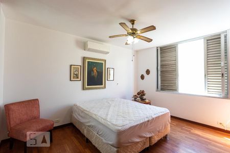 Casa à venda com 400m², 5 quartos e 5 vagasSuíte