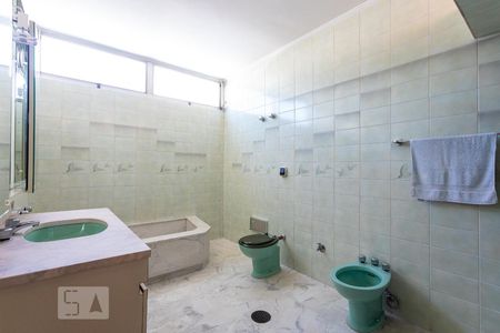 Casa à venda com 400m², 5 quartos e 5 vagasBanheiro Social