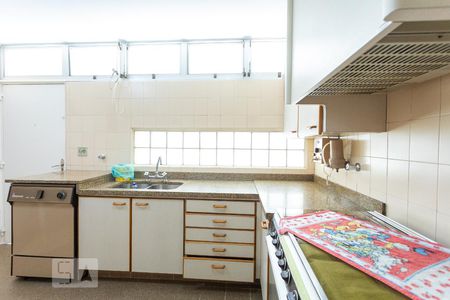 Casa à venda com 400m², 5 quartos e 5 vagasCozinha