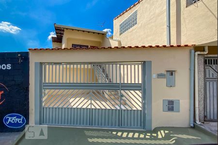 Casa para alugar com 80m², 2 quartos e 1 vagaFachada