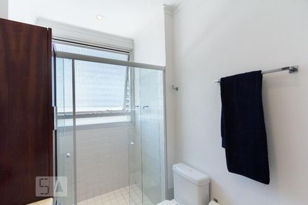 Apartamento à venda com 244m², 4 quartos e 3 vagasBanheiro da Suíte 2