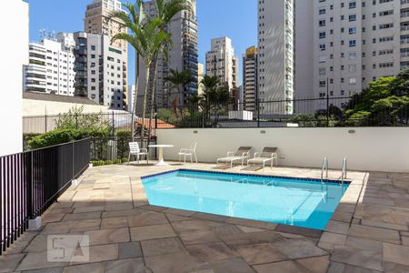Apartamento à venda com 244m², 4 quartos e 3 vagasÁrea comum - Piscina