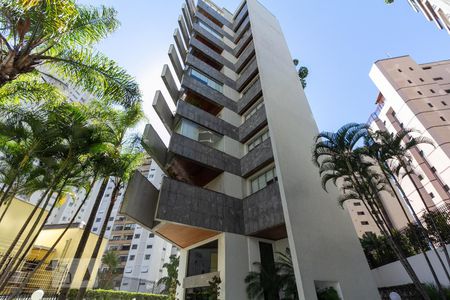 Apartamento à venda com 244m², 4 quartos e 3 vagasFachada