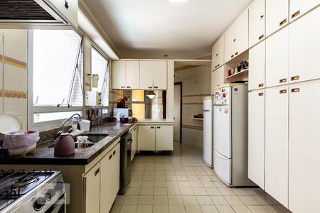 Apartamento à venda com 244m², 4 quartos e 3 vagasCozinha 