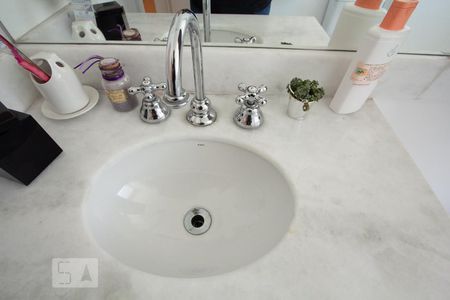 Apartamento à venda com 244m², 4 quartos e 3 vagasBanheiro da Suíte 1