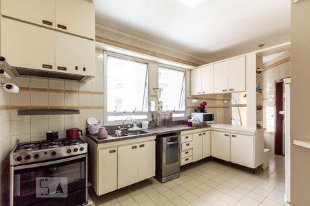 Apartamento à venda com 244m², 4 quartos e 3 vagasCozinha 