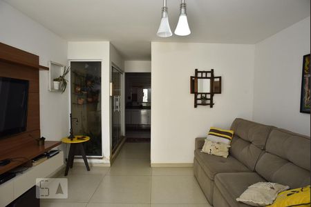 Sala de casa de condomínio à venda com 2 quartos, 180m² em Taquara, Rio de Janeiro