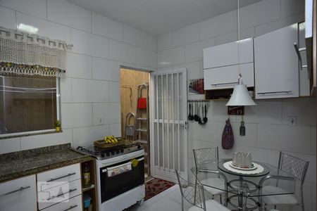 Cozinha de casa de condomínio à venda com 2 quartos, 180m² em Taquara, Rio de Janeiro