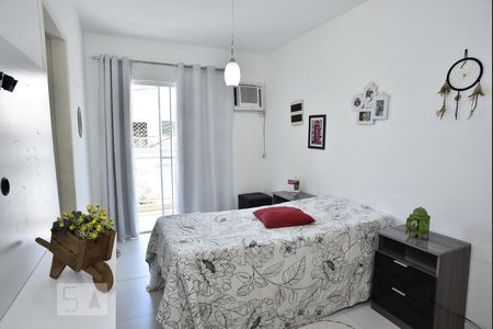 Casa de condomínio à venda com 180m², 2 quartos e 2 vagasSuíte 1
