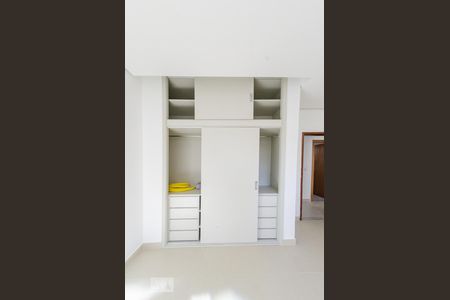 Quarto 2 de apartamento para alugar com 2 quartos, 68m² em Calafate, Belo Horizonte