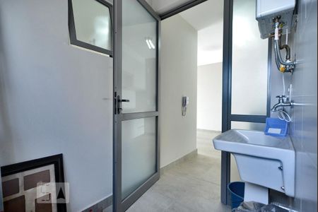 Área de Serviço de apartamento para alugar com 2 quartos, 68m² em Vila Ipojuca, São Paulo
