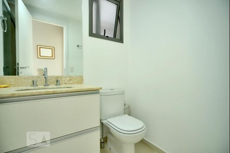 Banheiro de apartamento para alugar com 2 quartos, 68m² em Vila Ipojuca, São Paulo