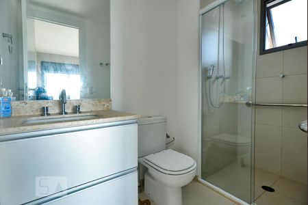 Banheiro da Suíte de apartamento para alugar com 2 quartos, 68m² em Vila Ipojuca, São Paulo