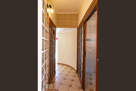 Corredor de casa à venda com 4 quartos, 161m² em Vila Monumento, São Paulo