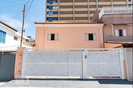 Casa à venda com 161m², 4 quartos e 2 vagasFachada