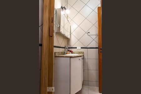 Casa à venda com 161m², 4 quartos e 2 vagasBanheiro