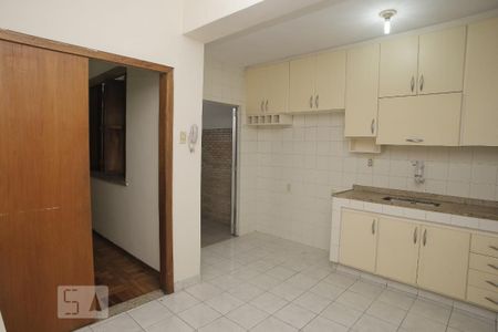 Apartamento à venda com 130m², 3 quartos e sem vagaCozinha
