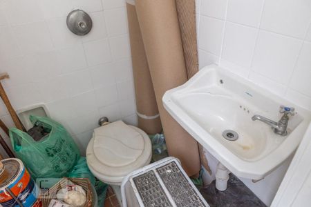 Apartamento à venda com 111m², 3 quartos e 1 vaga Apartamento à venda com 111m², 3 quartos e 1 vagaBanheiro de Serviço