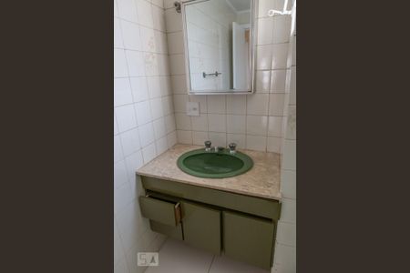 Apartamento à venda com 111m², 3 quartos e 1 vaga Apartamento à venda com 111m², 3 quartos e 1 vagaBanheiro Social