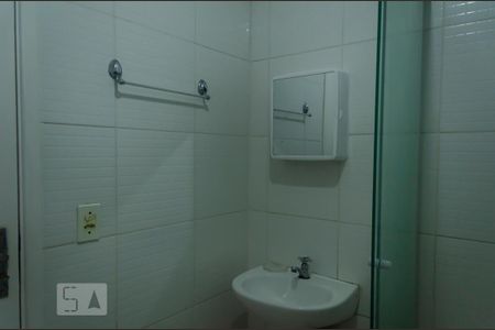 Banheiro de apartamento para alugar com 1 quarto, 38m² em República, São Paulo