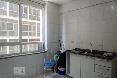 Cozinha de apartamento para alugar com 1 quarto, 38m² em República, São Paulo