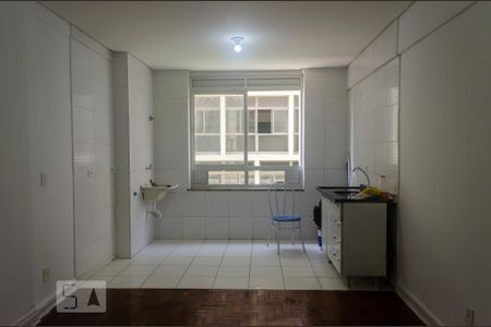 Sala/Cozinha de apartamento para alugar com 1 quarto, 38m² em República, São Paulo