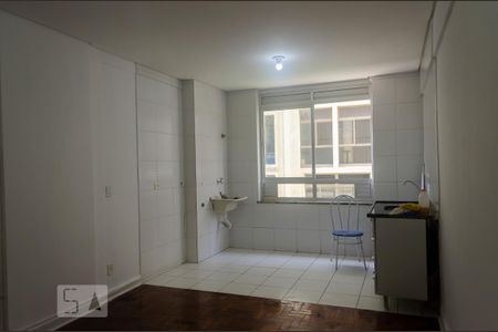 Sala/Cozinha de apartamento para alugar com 1 quarto, 38m² em República, São Paulo