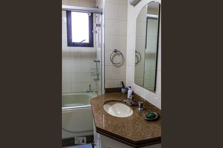 Apartamento para alugar com 125m², 3 quartos e 2 vagasBanheiro