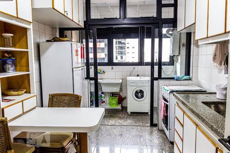 Apartamento para alugar com 125m², 3 quartos e 2 vagasCozinha