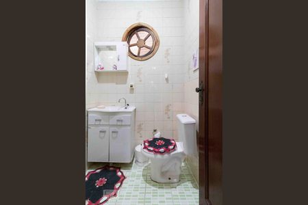 Casa à venda com 500m², 5 quartos e 9 vagasBanheiro (Casa 1)