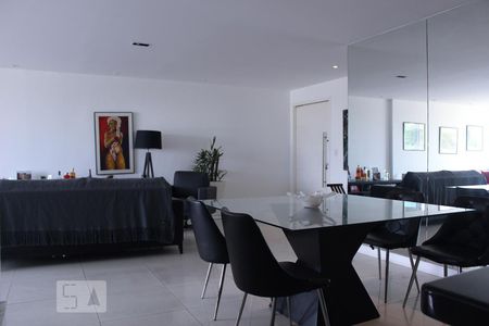 Sala de apartamento à venda com 4 quartos, 350m² em Barra da Tijuca, Rio de Janeiro