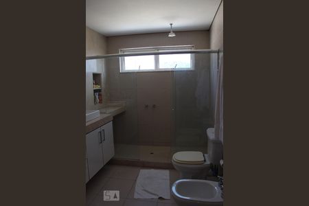 Apartamento para alugar com 350m², 4 quartos e 2 vagas Apartamento para alugar com 350m², 4 quartos e 2 vagasBanheiro da Suite Cobertura