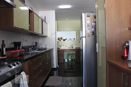 Apartamento para alugar com 350m², 4 quartos e 2 vagas Apartamento para alugar com 350m², 4 quartos e 2 vagasCozinha
